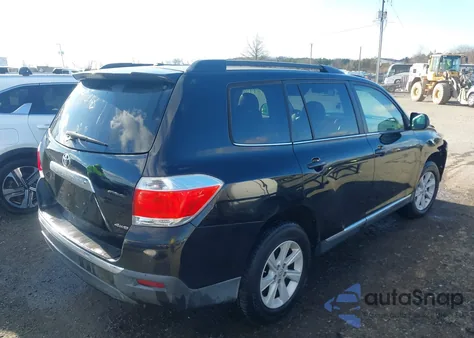 2013 Toyota Highlander Se V6 z USA, uszkodzony, nr VIN 5TDBK3EH3DS200165